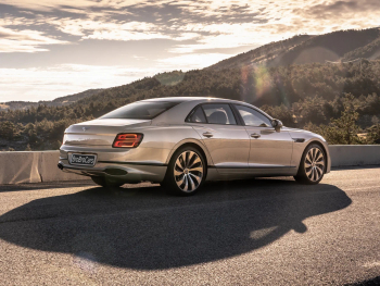 Bentley Flying Spur, 2024