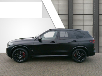 BMW X5 M60i