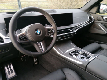 BMW X5 M60i