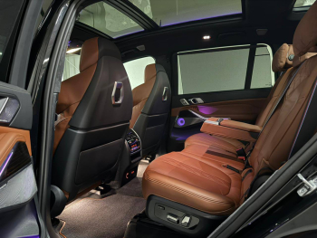 BMW X7 xDrive40d M Sport Pro Black Sapphire 2025