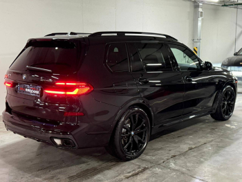 BMW X7 xDrive40d M Sport Pro Black Sapphire 2025