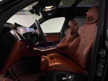 BMW X7 xDrive40d M Sport Pro Black Sapphire 2025