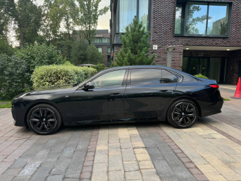 BMW 740d xDrive M-Sport_WBA21EJ090CV04155
