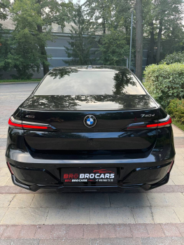 BMW 740d xDrive M-Sport_WBA21EJ090CV04155