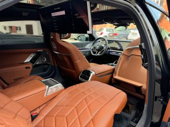 BMW 740d xDrive M-Sport_WBA21EJ090CV04155