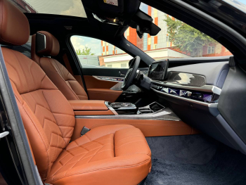 BMW 740d xDrive M-Sport_WBA21EJ090CV04155