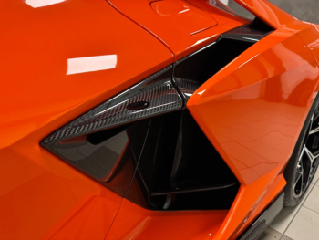 Lamborghini Revuelto AdPersonam
