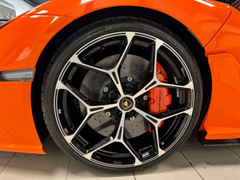 Lamborghini Revuelto AdPersonam