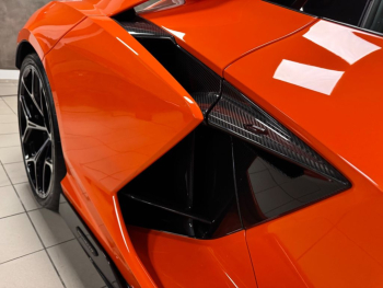 Lamborghini Revuelto AdPersonam