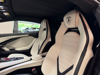 Lamborghini Revuelto AdPersonam