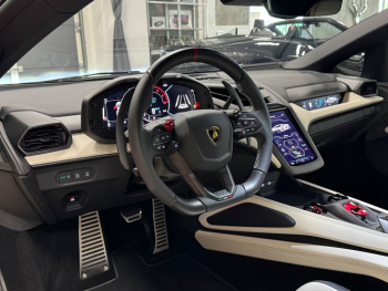 Lamborghini Revuelto AdPersonam