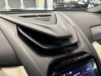 Lamborghini Revuelto AdPersonam