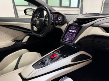 Lamborghini Revuelto AdPersonam