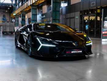 Lamborghini Revuelto