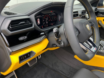 Lamborghini Urus 4.0 V8 SE PANO*B&O Sound