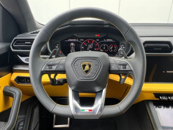 Lamborghini Urus 4.0 V8 SE PANO*B&O Sound