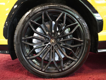 Lamborghini Urus SE STOCK CARBON Pano 360 PD25