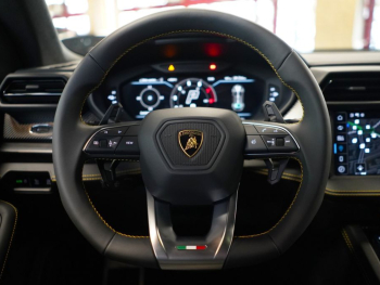 Lamborghini Urus SE STOCK CARBON Pano 360 PD25