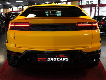 Lamborghini Urus SE STOCK CARBON Pano 360 PD25