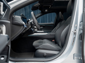 Mercedes-Benz E 220 d AMG Silver, салон