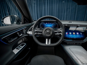 Mercedes-Benz E 220 d AMG Silver, салон