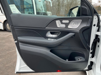 Mercedes-Benz GLE 300 d 4MATIC white