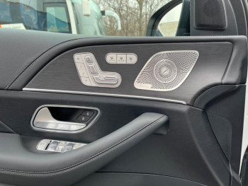 Mercedes-Benz GLE 300 d 4MATIC white