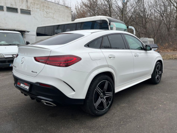 Mercedes-Benz GLE 300 d 4MATIC white