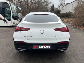 Mercedes-Benz GLE 300 d 4MATIC white