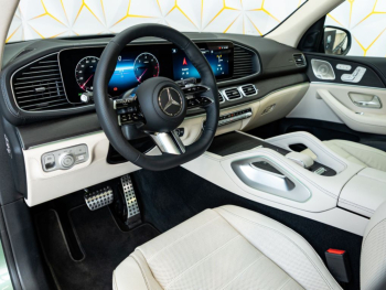 Mercedes-Benz GLS 450d green