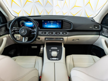 Mercedes-Benz GLS 450d green