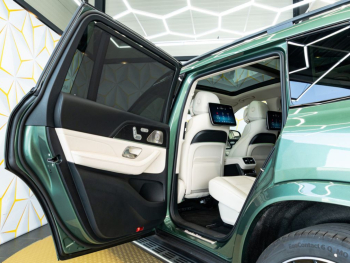 Mercedes-Benz GLS 450d green