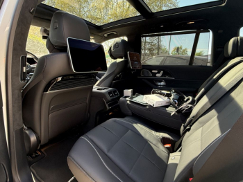 Mercedes-Benz GLS 450d white