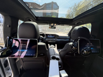 Mercedes-Benz GLS 450d white