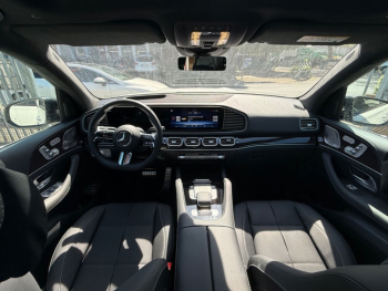 Mercedes-Benz GLS 450d white