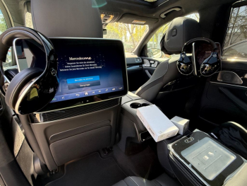 Mercedes-Benz GLS 450d white