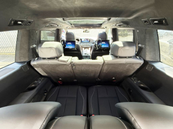 Mercedes-Benz GLS 450d white
